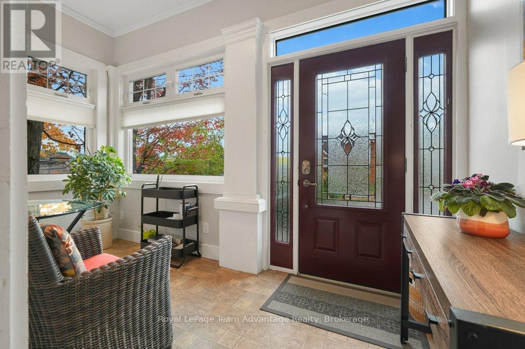 












3 BELVEDERE AVENUE

,
Parry Sound,




Ontario
P2A1Z8

