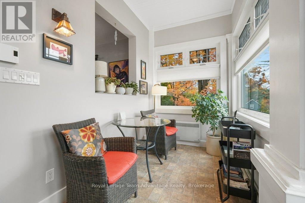 












3 BELVEDERE AVENUE

,
Parry Sound,




Ontario
P2A1Z8

