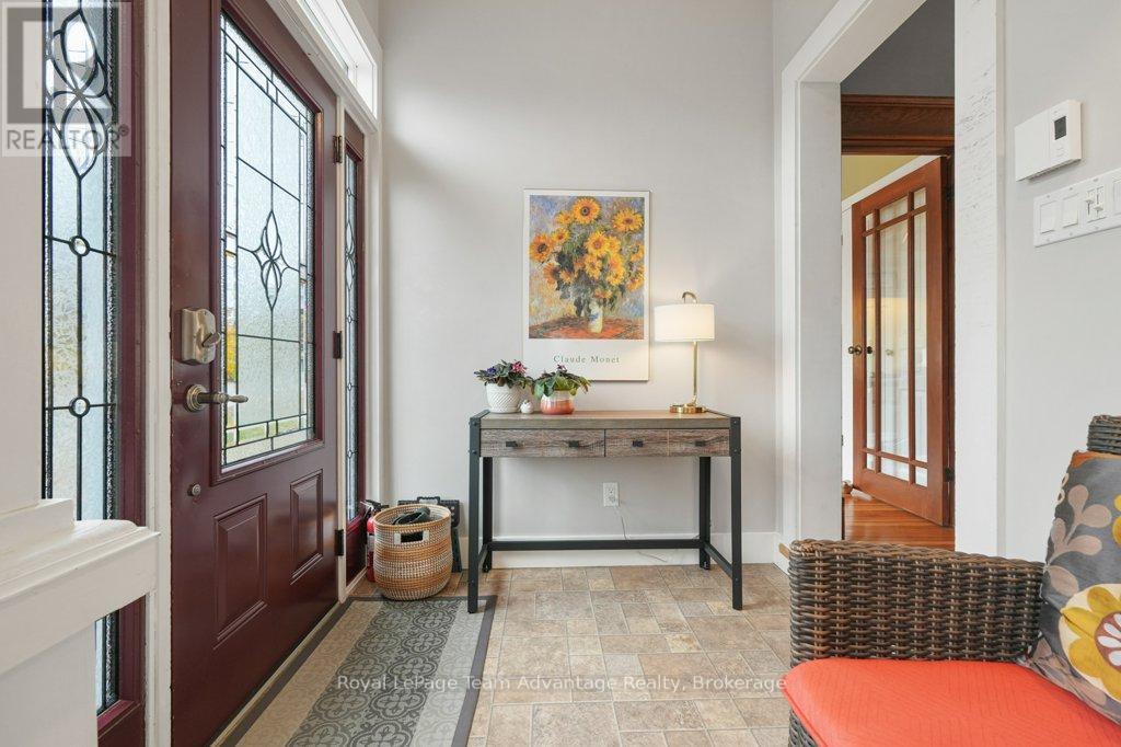 












3 BELVEDERE AVENUE

,
Parry Sound,




Ontario
P2A1Z8

