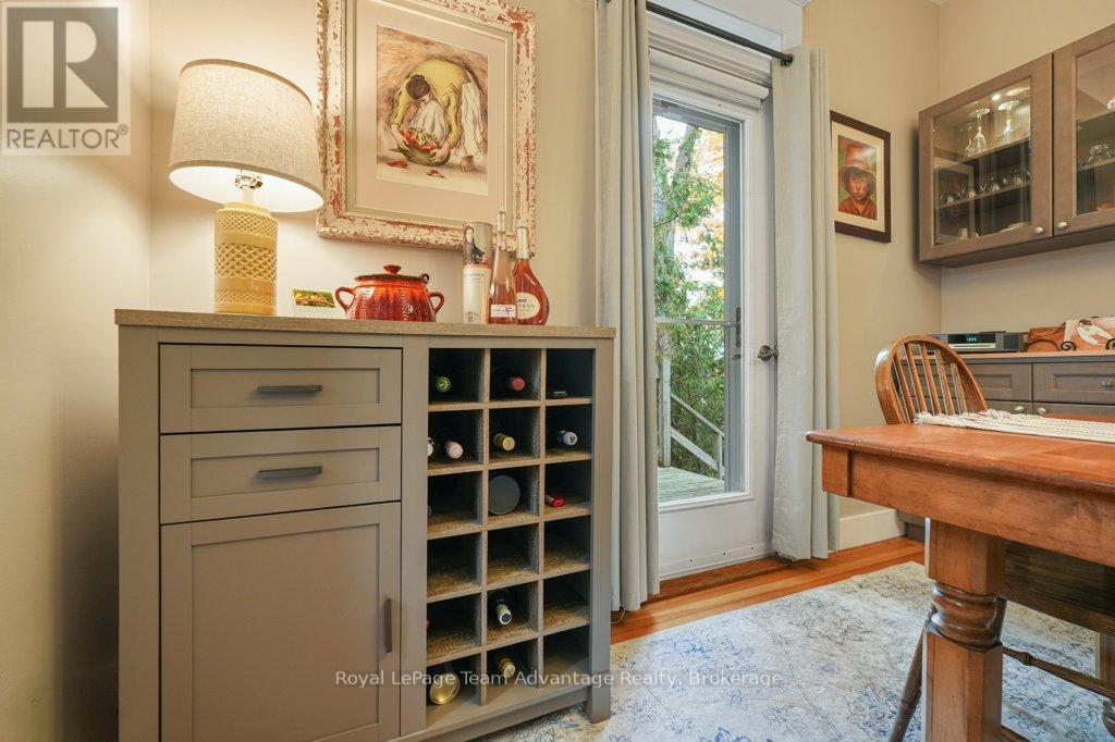 












3 BELVEDERE AVENUE

,
Parry Sound,




Ontario
P2A1Z8

