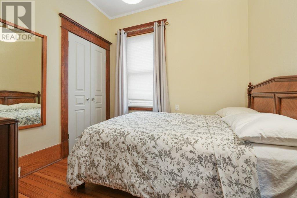 












3 BELVEDERE AVENUE

,
Parry Sound,




Ontario
P2A1Z8

