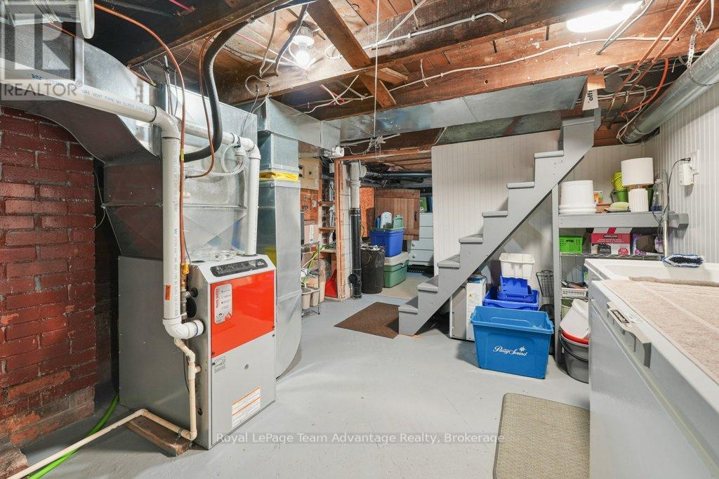 












3 BELVEDERE AVENUE

,
Parry Sound,




Ontario
P2A1Z8

