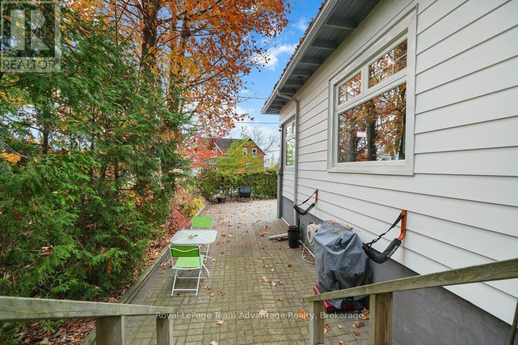 












3 BELVEDERE AVENUE

,
Parry Sound,




Ontario
P2A1Z8

