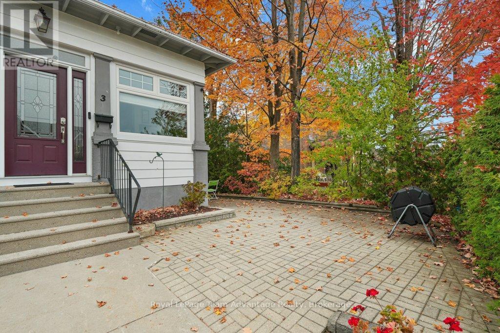 












3 BELVEDERE AVENUE

,
Parry Sound,




Ontario
P2A1Z8

