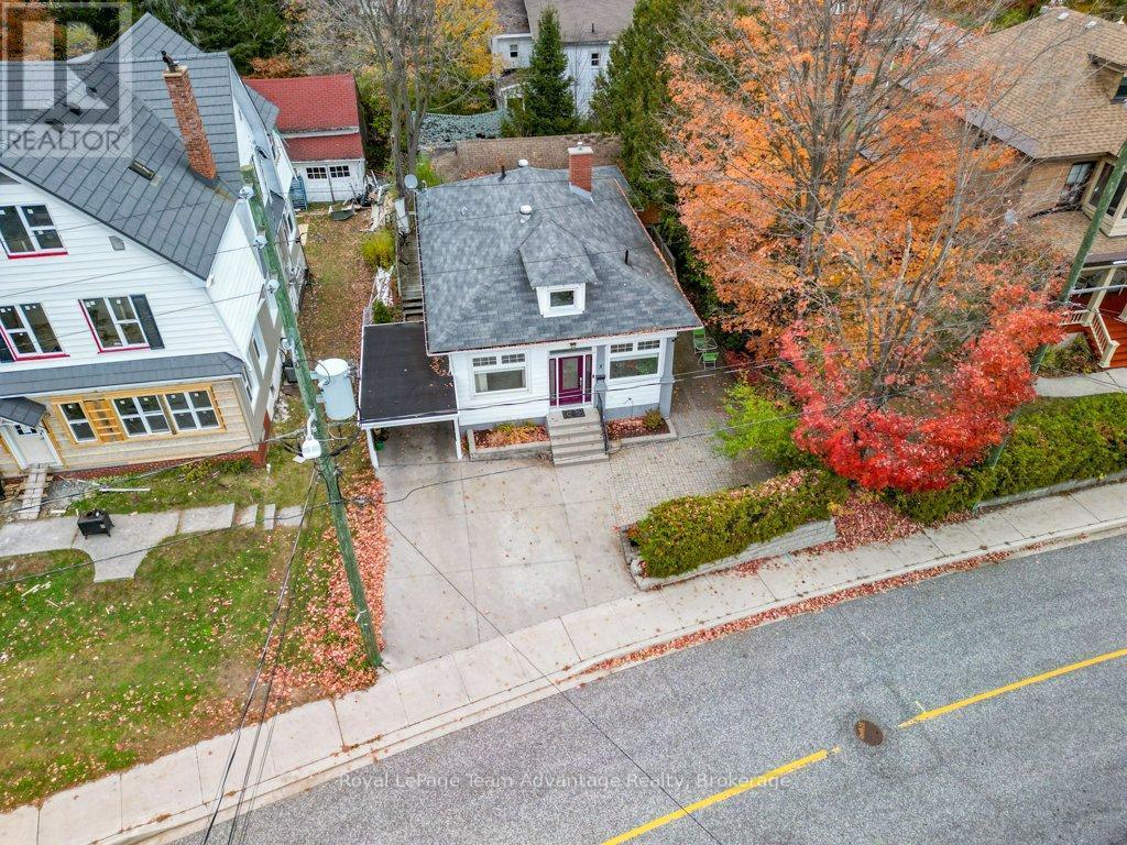 












3 BELVEDERE AVENUE

,
Parry Sound,




Ontario
P2A1Z8

