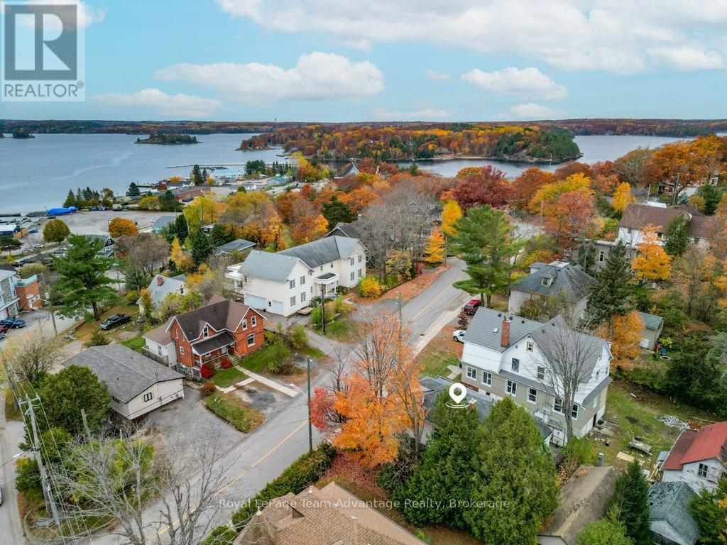 












3 BELVEDERE AVENUE

,
Parry Sound,




Ontario
P2A1Z8

