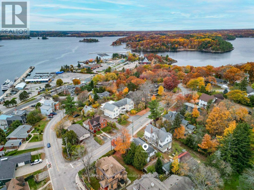 












3 BELVEDERE AVENUE

,
Parry Sound,




Ontario
P2A1Z8

