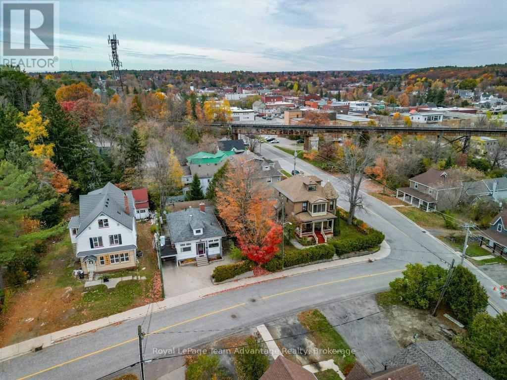 












3 BELVEDERE AVENUE

,
Parry Sound,




Ontario
P2A1Z8

