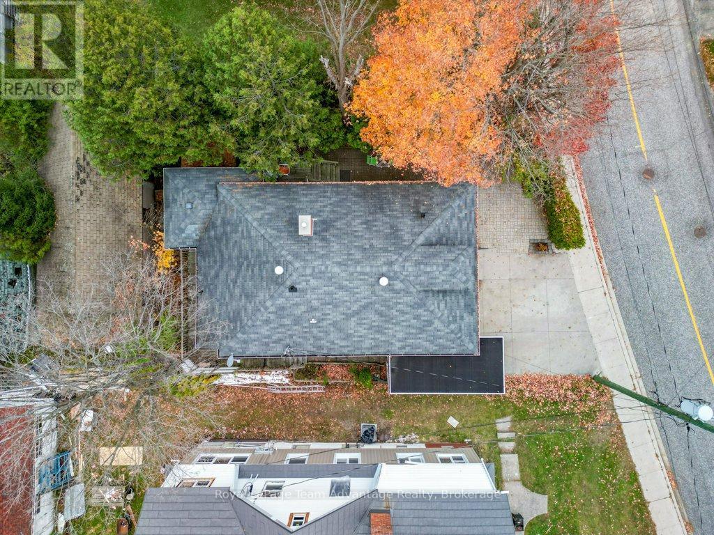 












3 BELVEDERE AVENUE

,
Parry Sound,




Ontario
P2A1Z8

