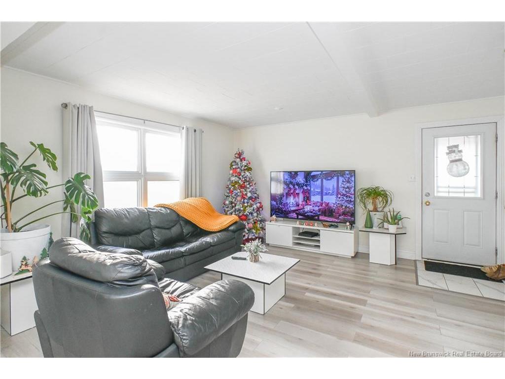 









223


Boul St-Pierre E.

BLVD,
Caraquet,




NB
E1W 1B1

