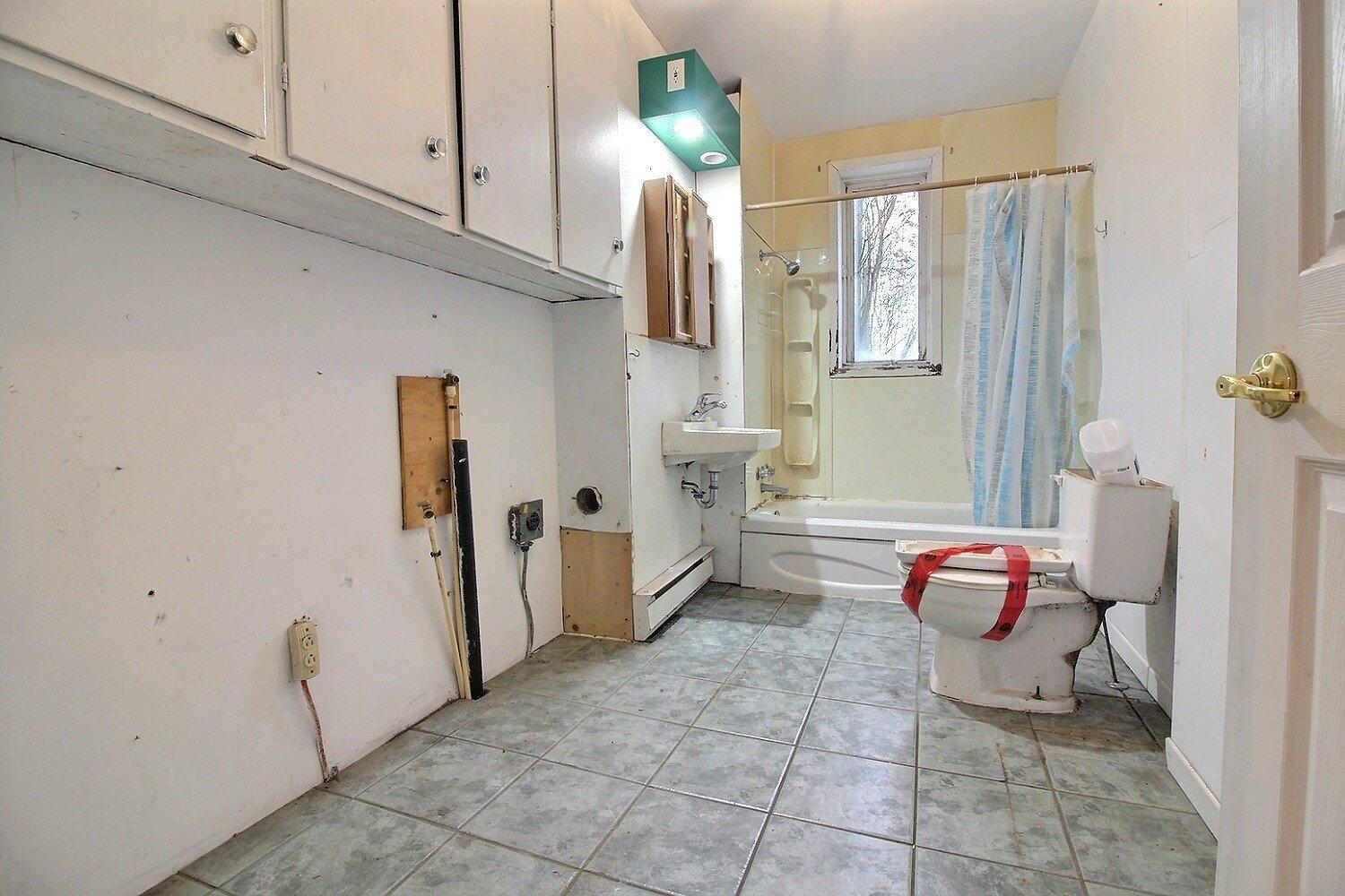 









150

 - 152


Ch. Ste-Anne

,
Saint-Alban,




QC
G0A3B0

