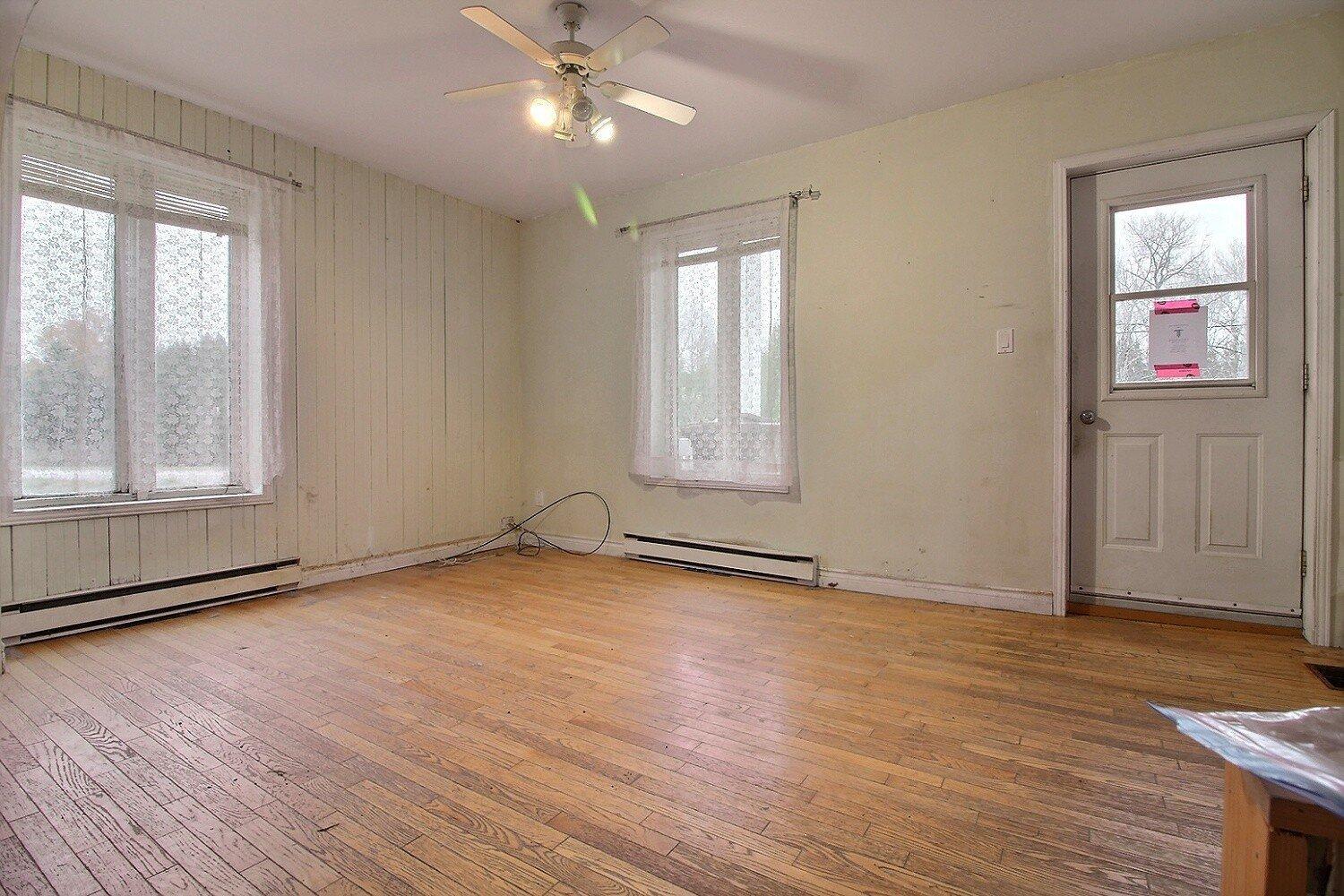 









150

 - 152


Ch. Ste-Anne

,
Saint-Alban,




QC
G0A3B0

