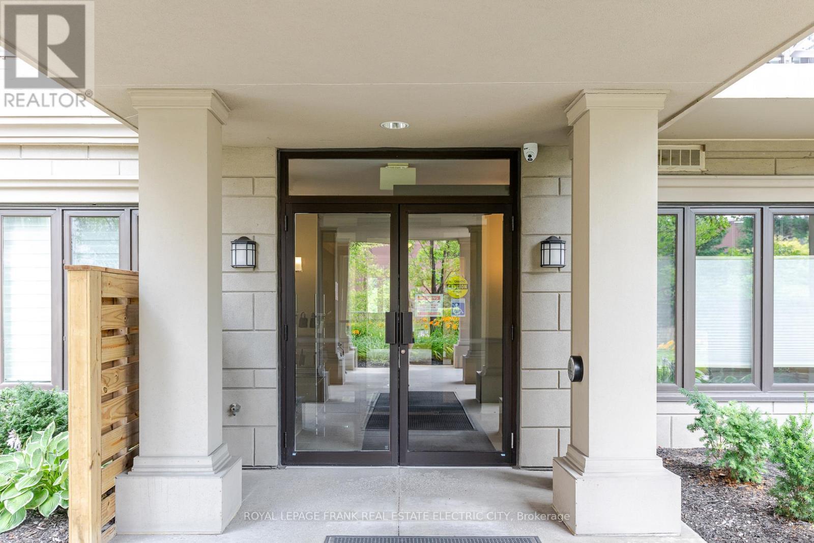 












105 - 869 CLONSILLA AVENUE

,
Peterborough (Otonabee Ward 1),




Ontario
K9J0B7

