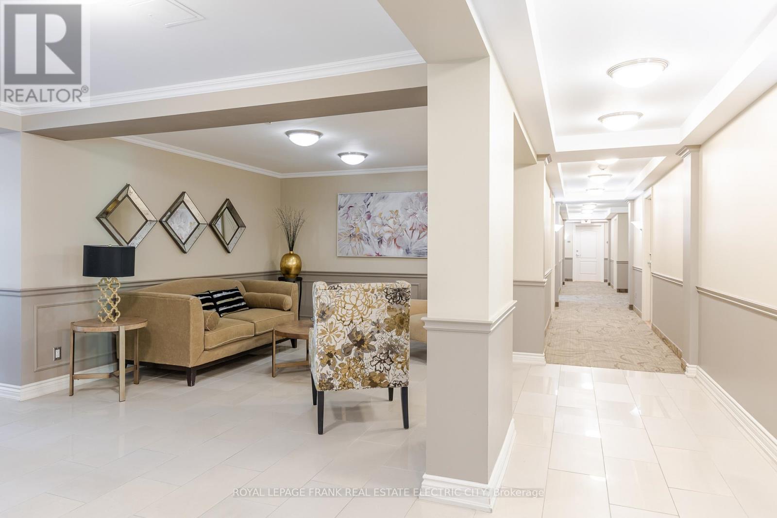 












105 - 869 CLONSILLA AVENUE

,
Peterborough (Otonabee Ward 1),




Ontario
K9J0B7

