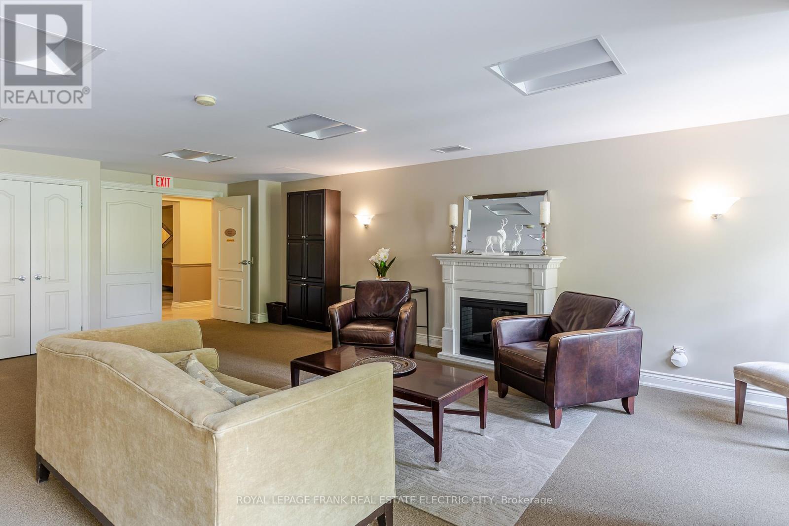 












105 - 869 CLONSILLA AVENUE

,
Peterborough (Otonabee Ward 1),




Ontario
K9J0B7

