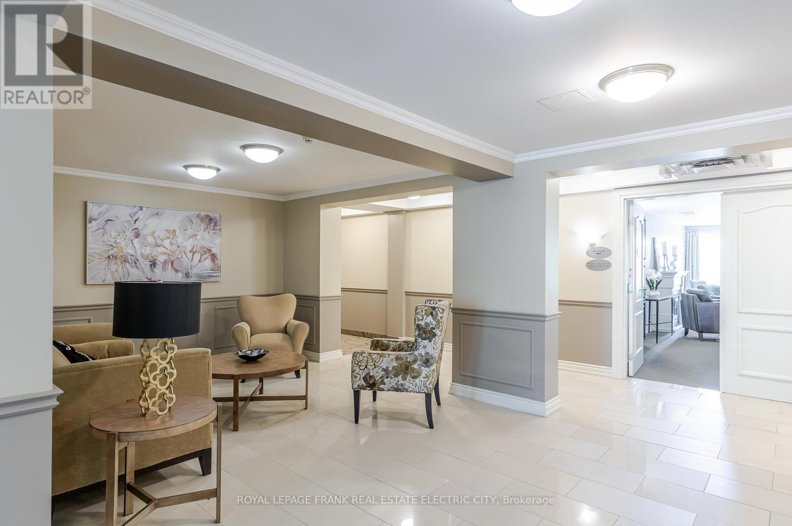 












105 - 869 CLONSILLA AVENUE

,
Peterborough (Otonabee Ward 1),




Ontario
K9J0B7

