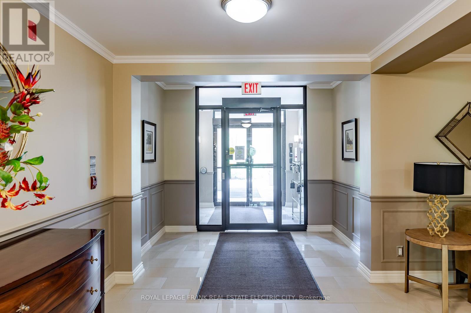 












105 - 869 CLONSILLA AVENUE

,
Peterborough (Otonabee Ward 1),




Ontario
K9J0B7

