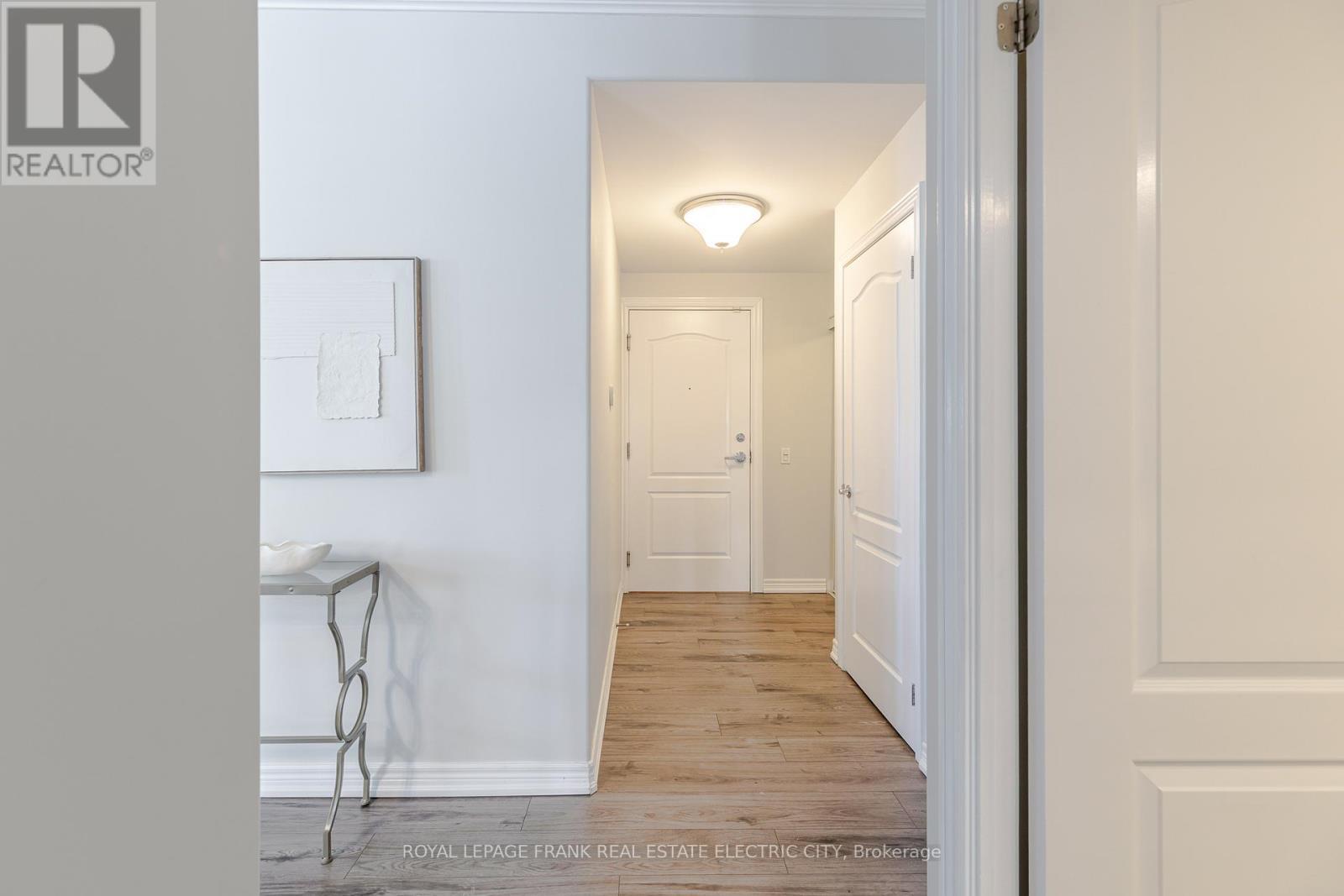 












105 - 869 CLONSILLA AVENUE

,
Peterborough (Otonabee Ward 1),




Ontario
K9J0B7

