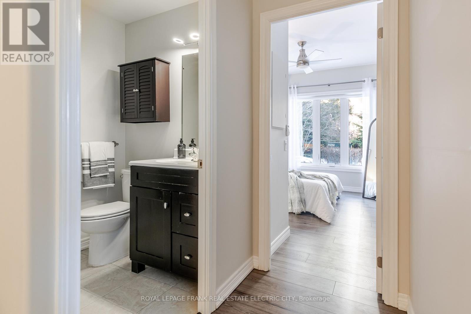 












105 - 869 CLONSILLA AVENUE

,
Peterborough (Otonabee Ward 1),




Ontario
K9J0B7

