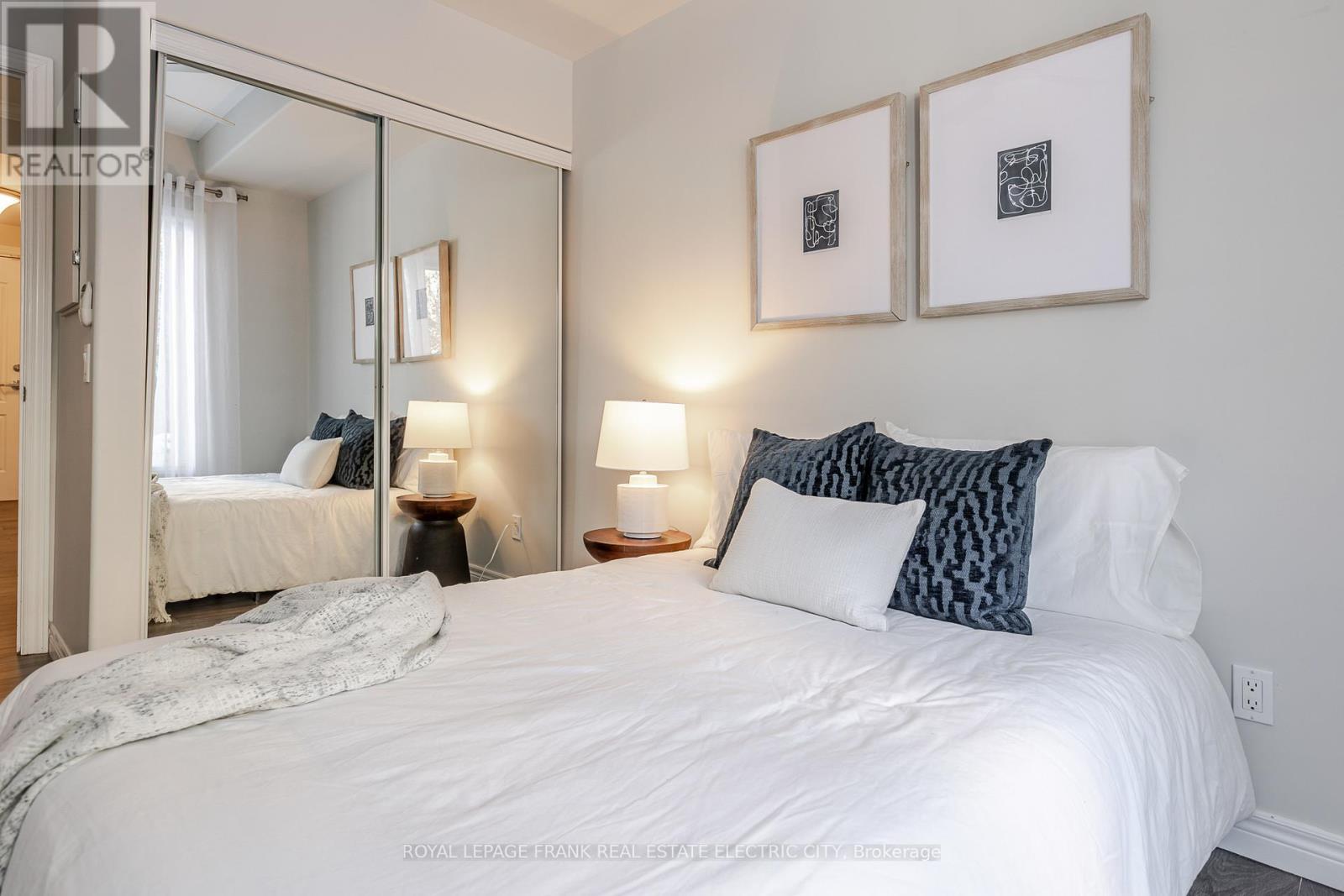 












105 - 869 CLONSILLA AVENUE

,
Peterborough (Otonabee Ward 1),




Ontario
K9J0B7

