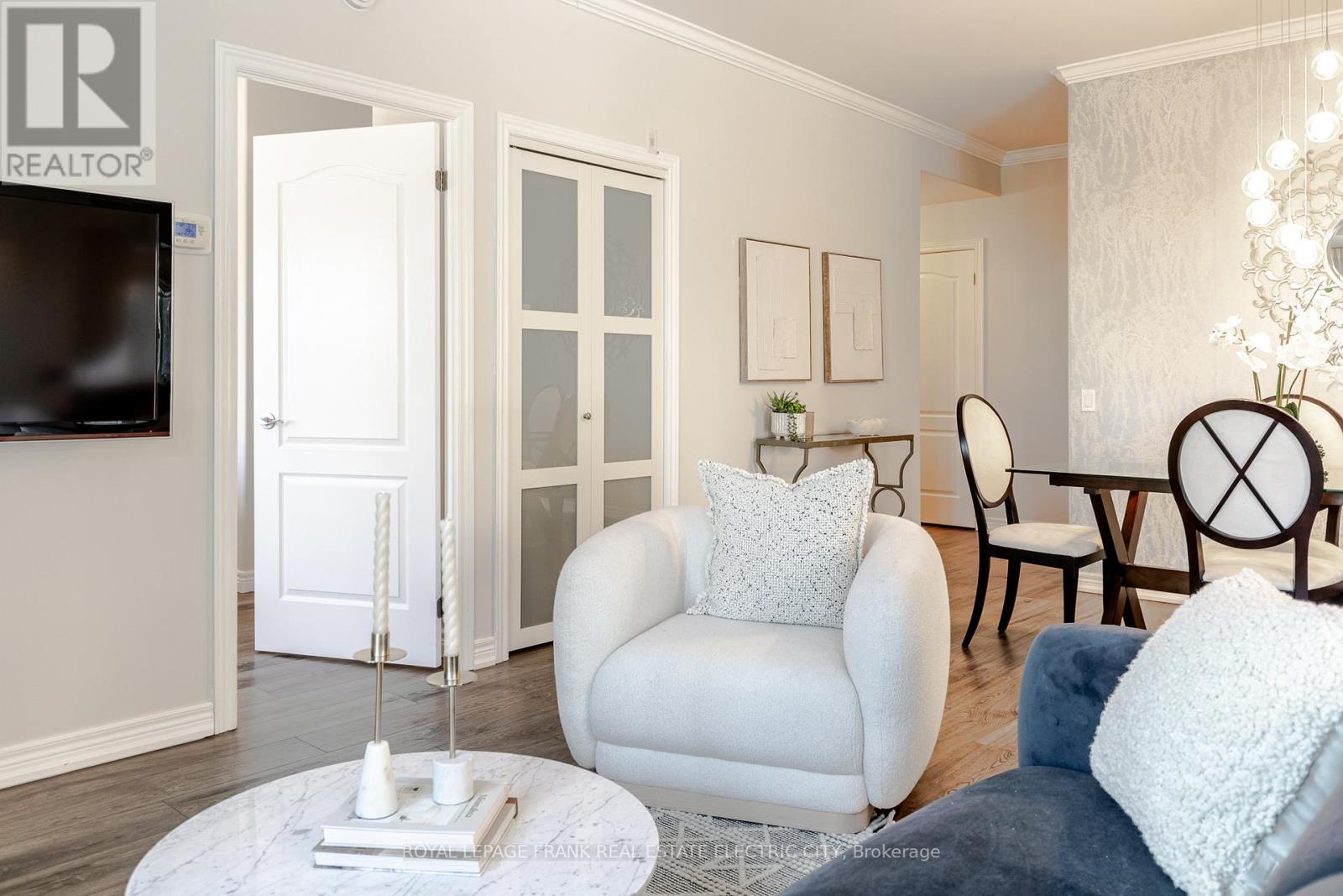 












105 - 869 CLONSILLA AVENUE

,
Peterborough (Otonabee Ward 1),




Ontario
K9J0B7

