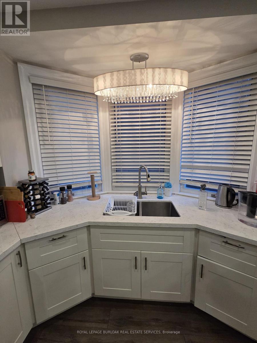 












1 - 81 GAGE AVENUE S

,
Hamilton,




Ontario
L8M3C8

