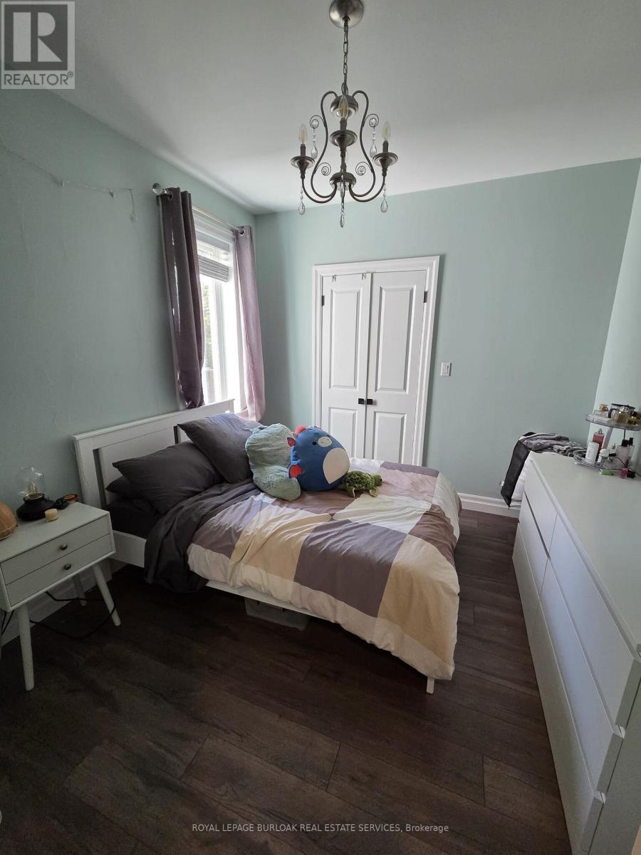 












1 - 81 GAGE AVENUE S

,
Hamilton,




Ontario
L8M3C8

