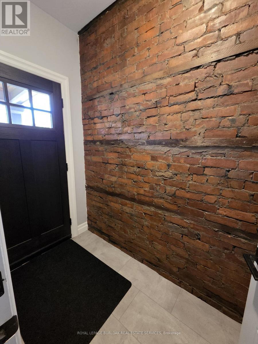 












1 - 81 GAGE AVENUE S

,
Hamilton,




Ontario
L8M3C8

