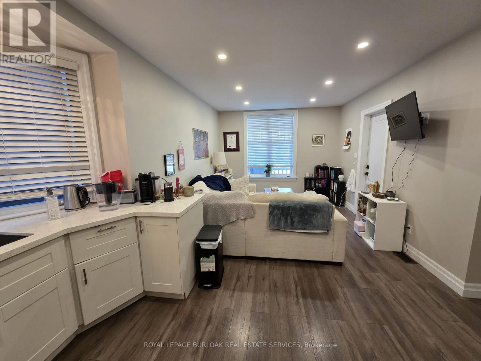 












1 - 81 GAGE AVENUE S

,
Hamilton,




Ontario
L8M3C8

