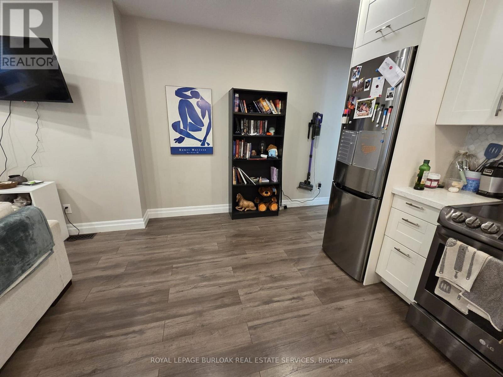 












1 - 81 GAGE AVENUE S

,
Hamilton,




Ontario
L8M3C8

