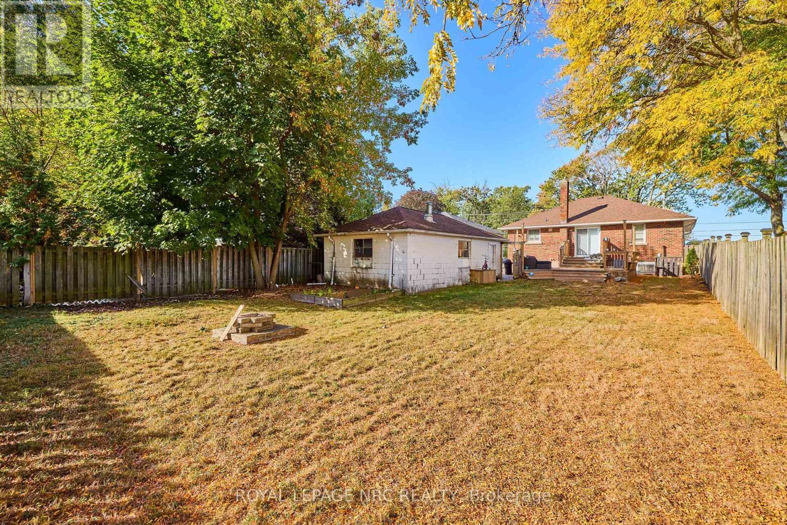 












2862 DORCHESTER ROAD

,
Niagara Falls (Stamford),




Ontario
L2J2Z3

