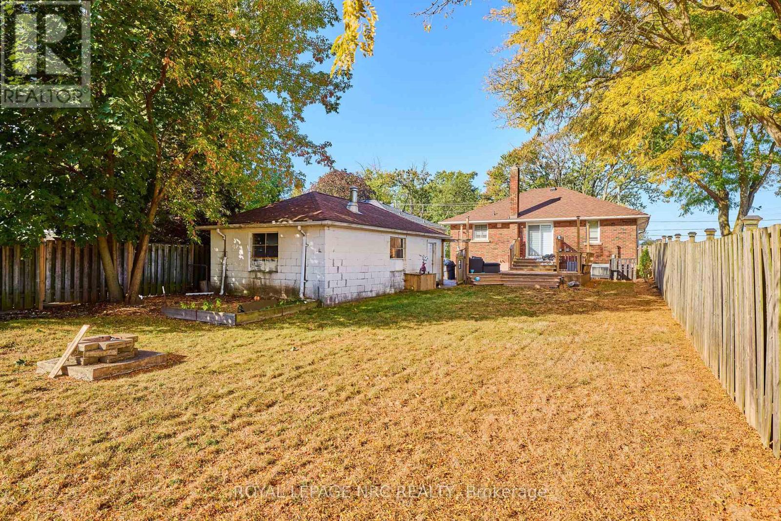 












2862 DORCHESTER ROAD

,
Niagara Falls (Stamford),




Ontario
L2J2Z3

