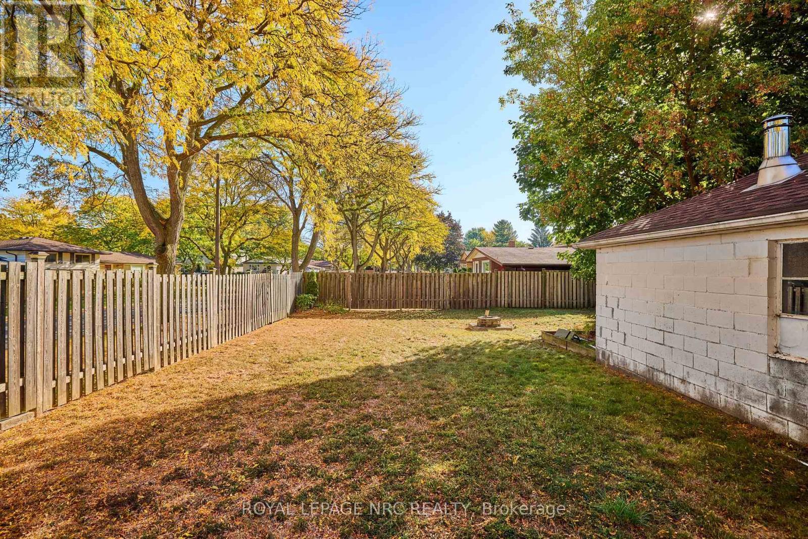 












2862 DORCHESTER ROAD

,
Niagara Falls (Stamford),




Ontario
L2J2Z3

