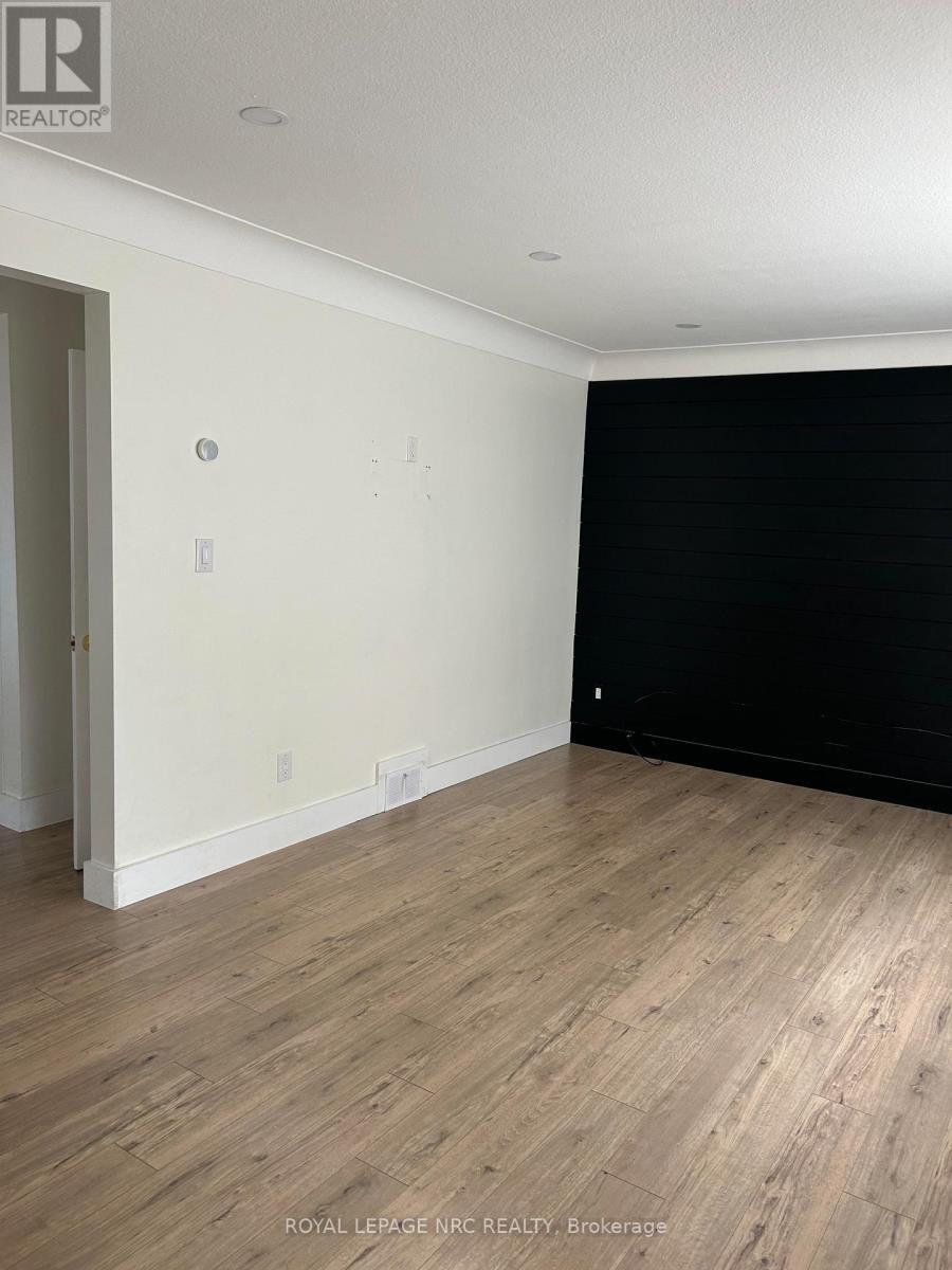 












2862 DORCHESTER ROAD

,
Niagara Falls (Stamford),




Ontario
L2J2Z3

