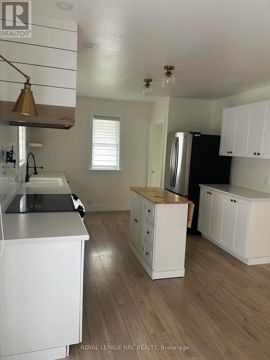 












2862 DORCHESTER ROAD

,
Niagara Falls (Stamford),




Ontario
L2J2Z3

