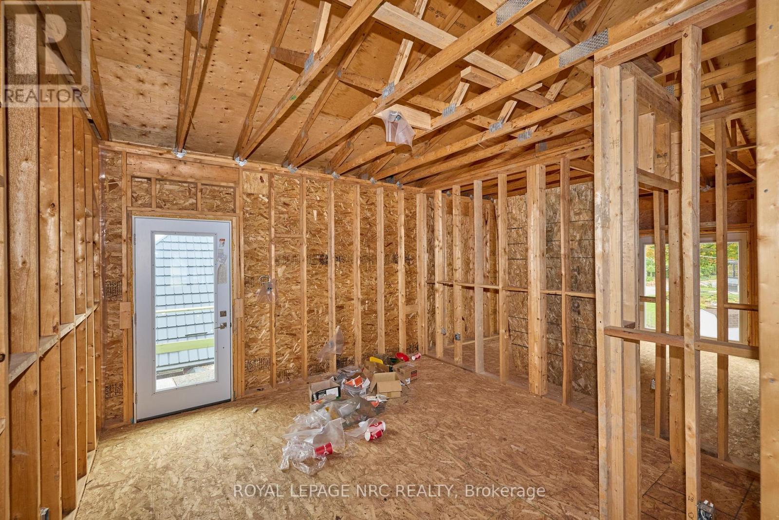 












5427 RIVER ROAD

,
Niagara Falls (Downtown),




Ontario
L2E3H1

