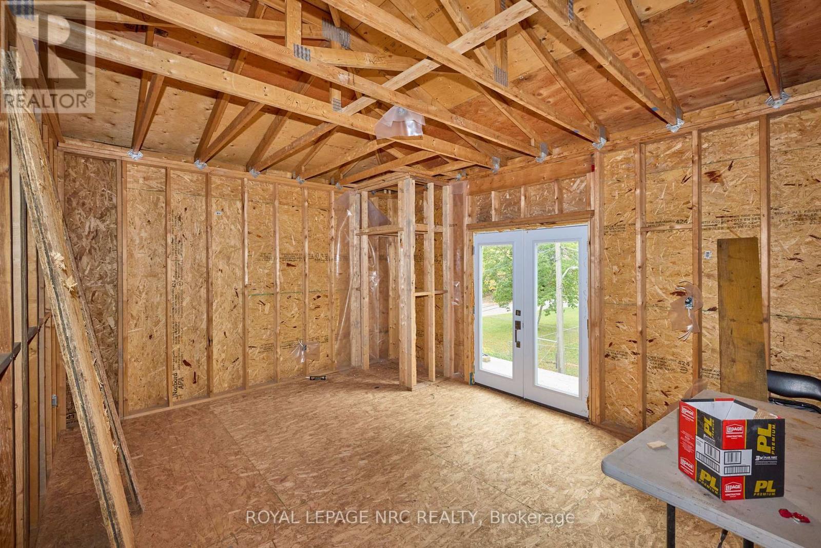 












5427 RIVER ROAD

,
Niagara Falls (Downtown),




Ontario
L2E3H1

