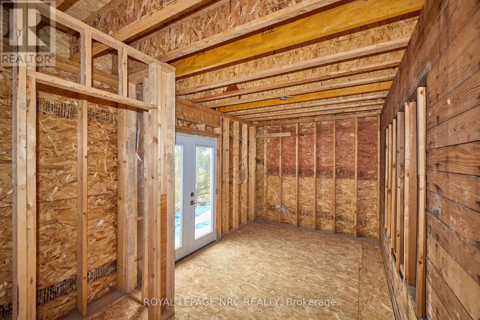 












5427 RIVER ROAD

,
Niagara Falls (Downtown),




Ontario
L2E3H1

