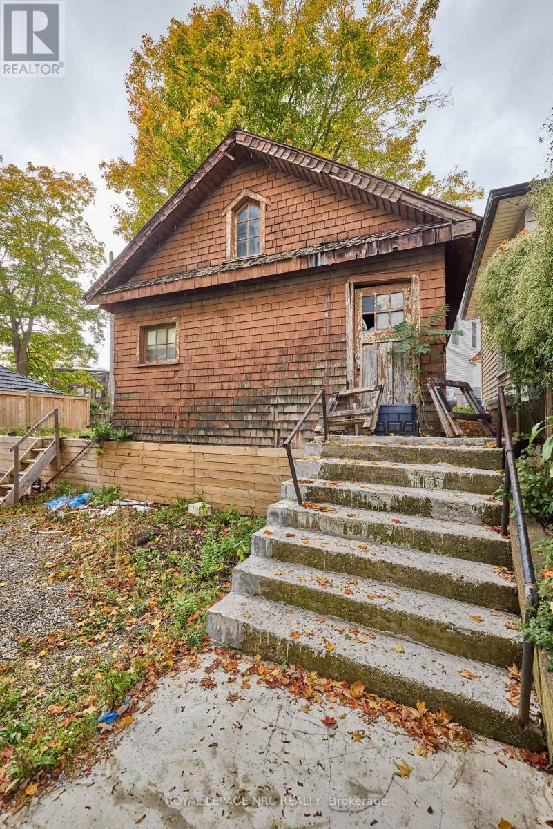 












5427 RIVER ROAD

,
Niagara Falls (Downtown),




Ontario
L2E3H1

