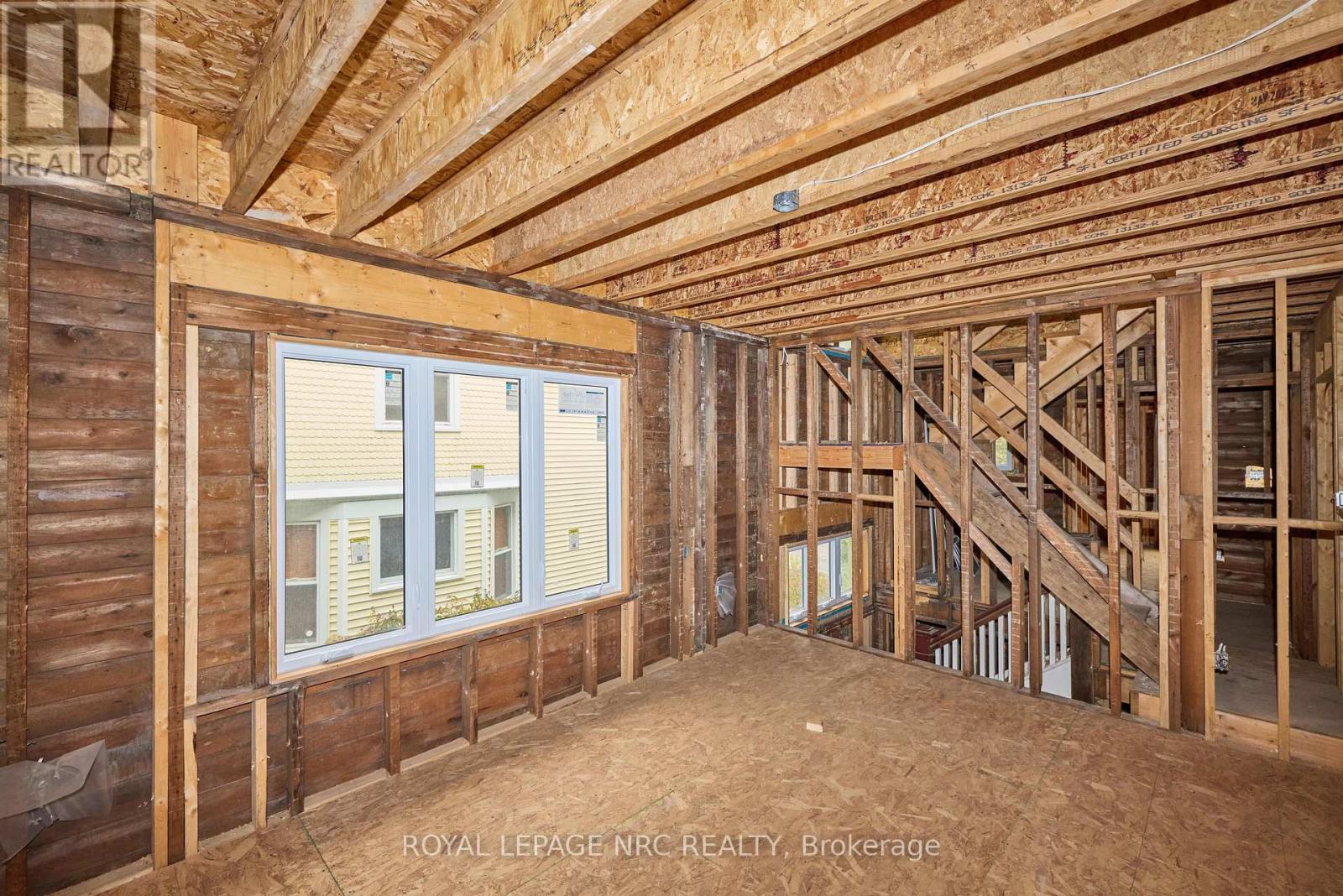 












5427 RIVER ROAD

,
Niagara Falls (Downtown),




Ontario
L2E3H1

