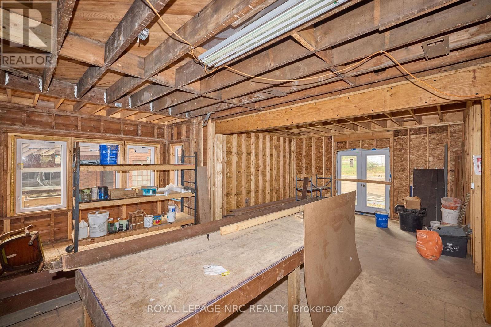 












5427 RIVER ROAD

,
Niagara Falls (Downtown),




Ontario
L2E3H1

