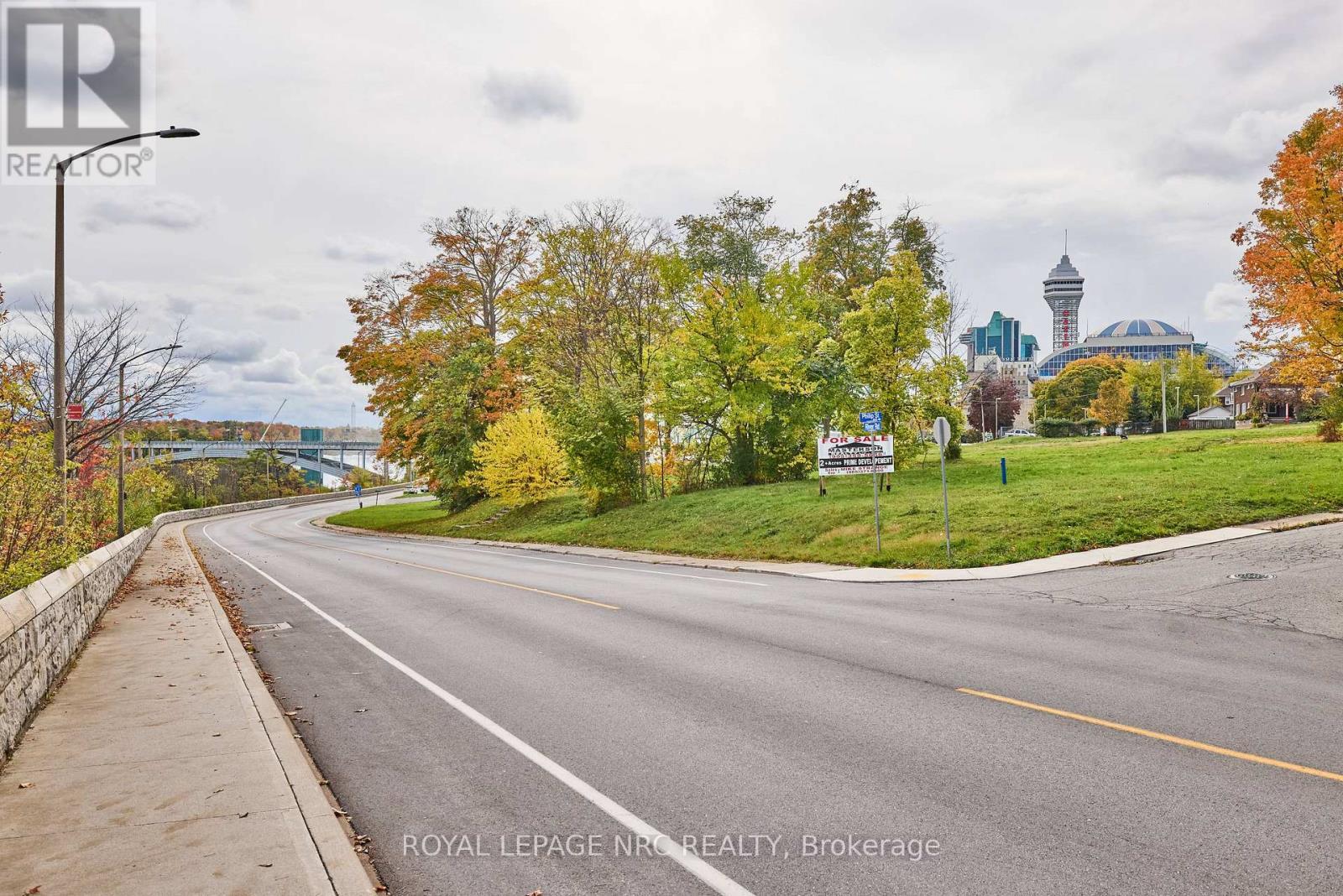 












5427 RIVER ROAD

,
Niagara Falls (Downtown),




Ontario
L2E3H1

