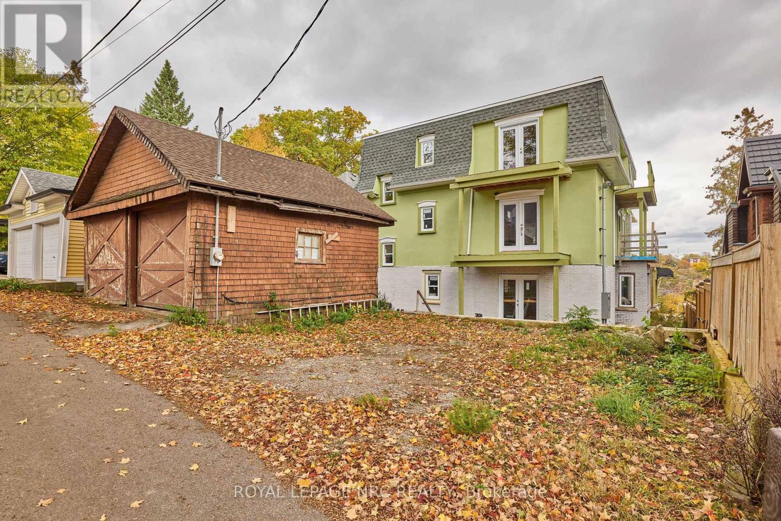 












5427 RIVER ROAD

,
Niagara Falls (Downtown),




Ontario
L2E3H1

