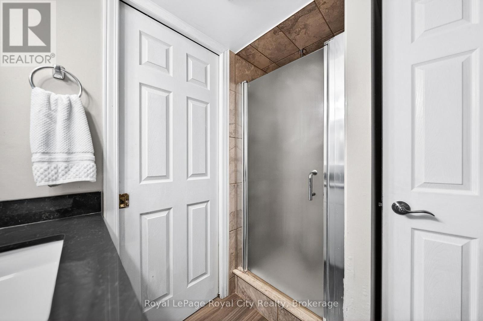 












701 - 281 BRISTOL STREET

,
Guelph (Junction/Onward Willow),




Ontario
N1H8J3

