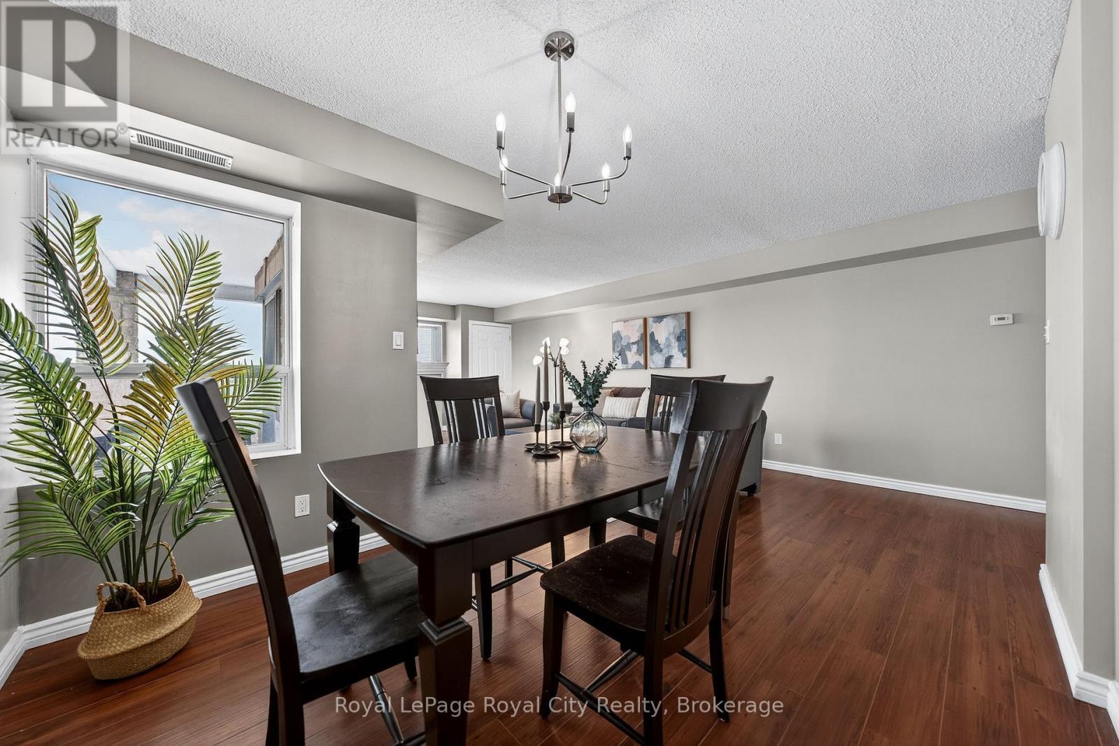 












701 - 281 BRISTOL STREET

,
Guelph (Junction/Onward Willow),




Ontario
N1H8J3

