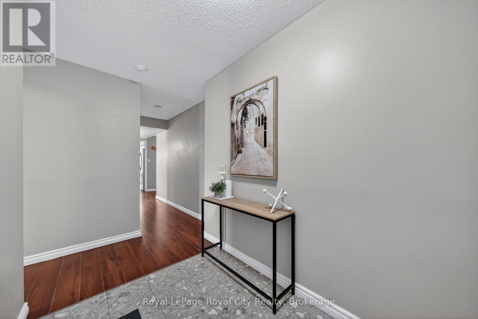 












701 - 281 BRISTOL STREET

,
Guelph (Junction/Onward Willow),




Ontario
N1H8J3

