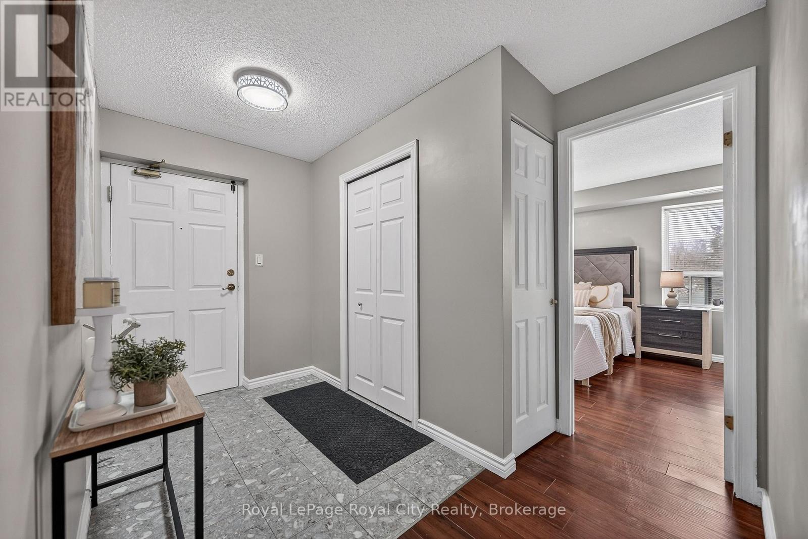 












701 - 281 BRISTOL STREET

,
Guelph (Junction/Onward Willow),




Ontario
N1H8J3

