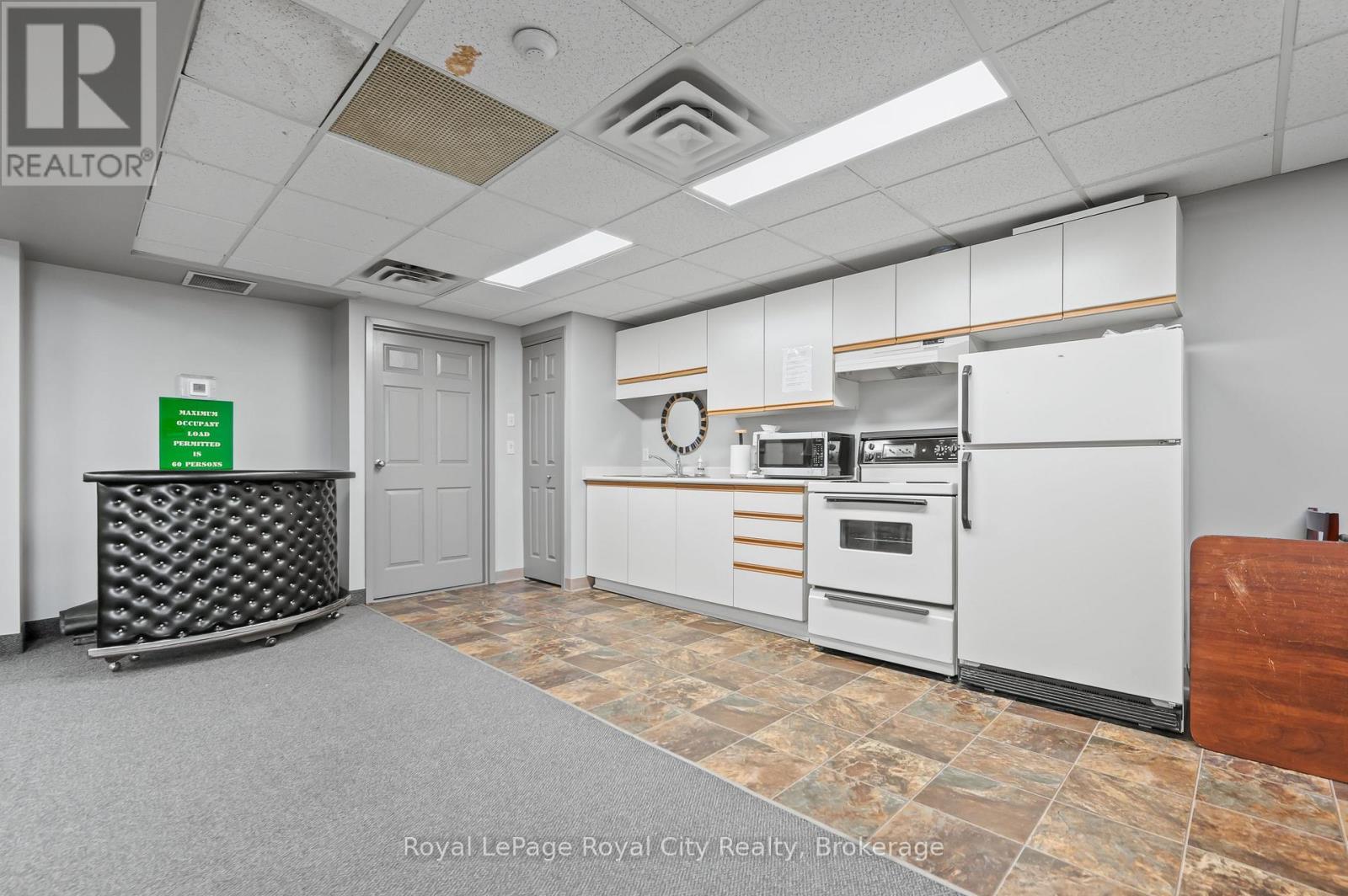 












701 - 281 BRISTOL STREET

,
Guelph (Junction/Onward Willow),




Ontario
N1H8J3

