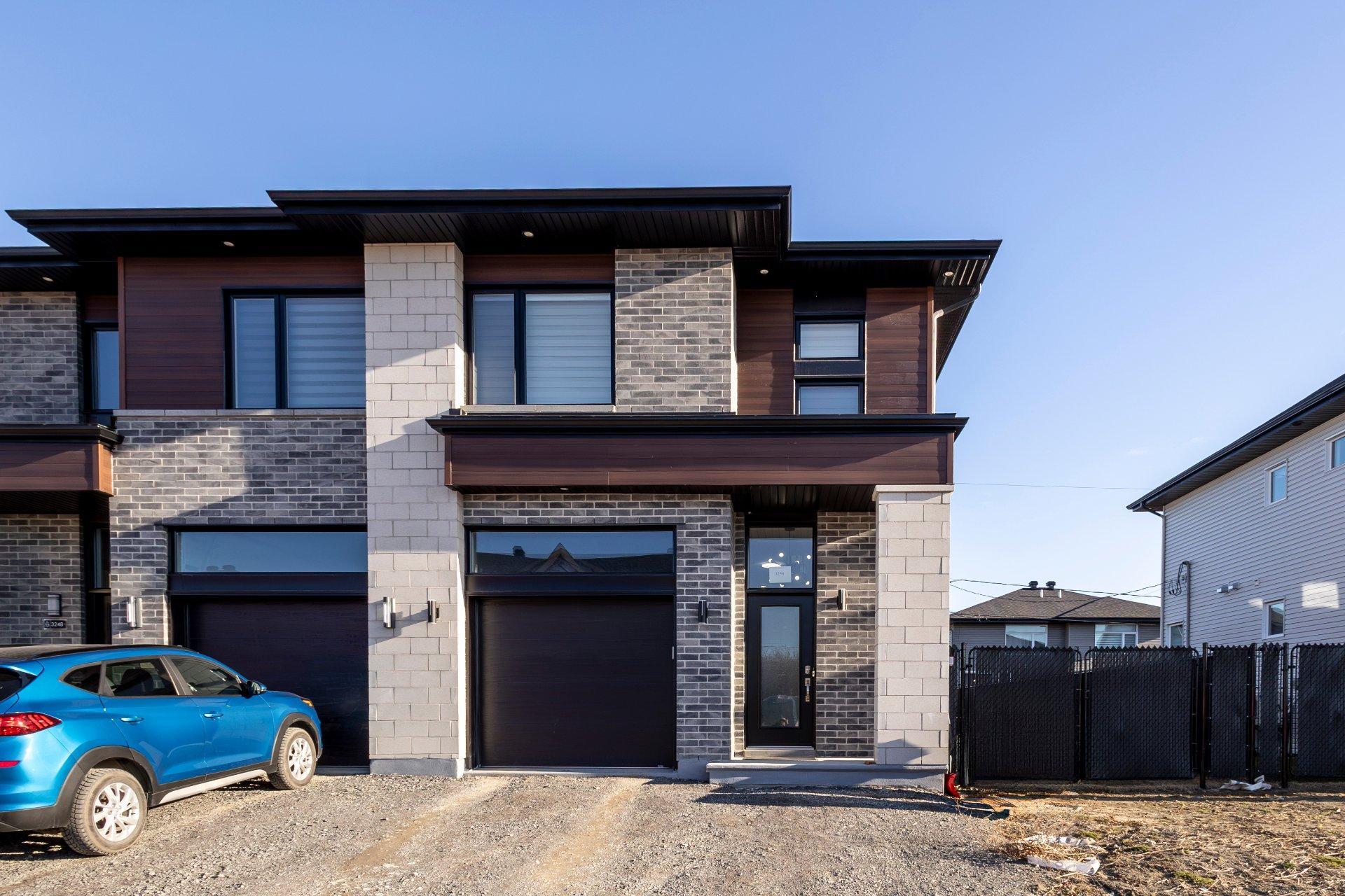 









3250


Rue du Riesling

,
Sainte-Marthe-sur-le-Lac,




QC
J0N1P0

