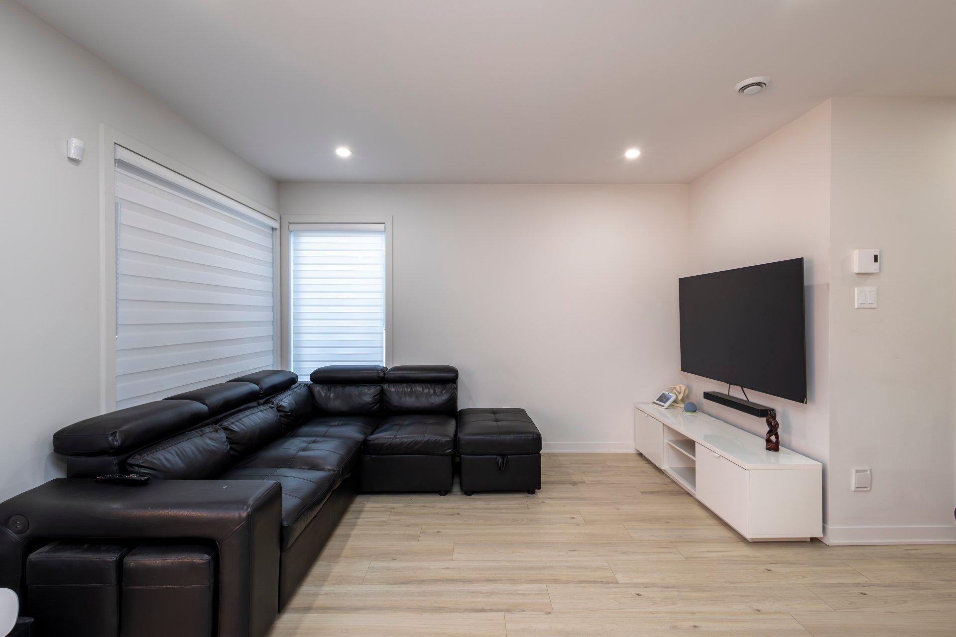 









3250


Rue du Riesling

,
Sainte-Marthe-sur-le-Lac,




QC
J0N1P0

